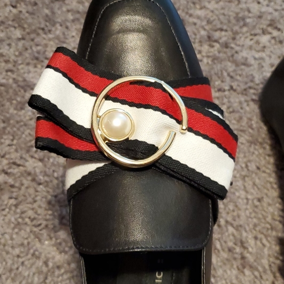 Shoes - Picture 4 of 4